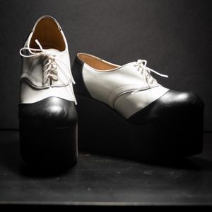 Deandri platform booties